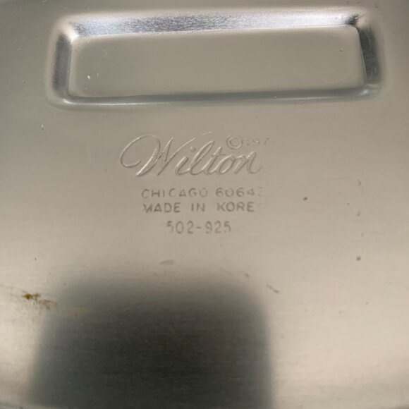 Vintage 70s Wilton Cake Pan Guitar 3-D Shaped Mold 502-925 Music Retro Baking - Picture 3 of 6